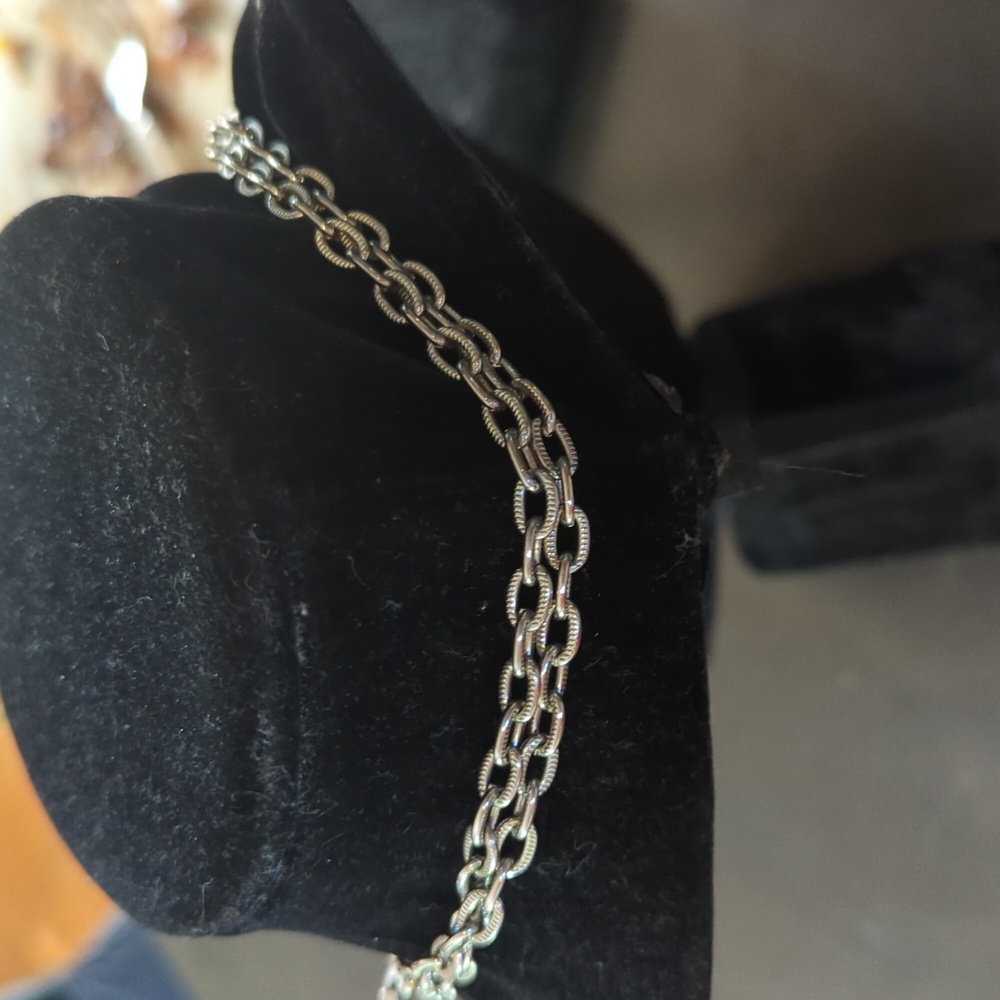 3 necklace bundle - Picture 7 of 10